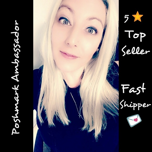 Meet your Posher, Shannon Lee - Picture 1 of 6